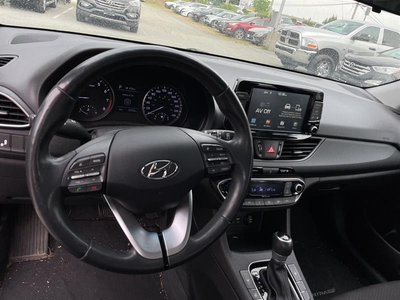 2019
Hyundai
Elantra