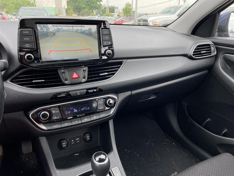 2019
Hyundai
Elantra